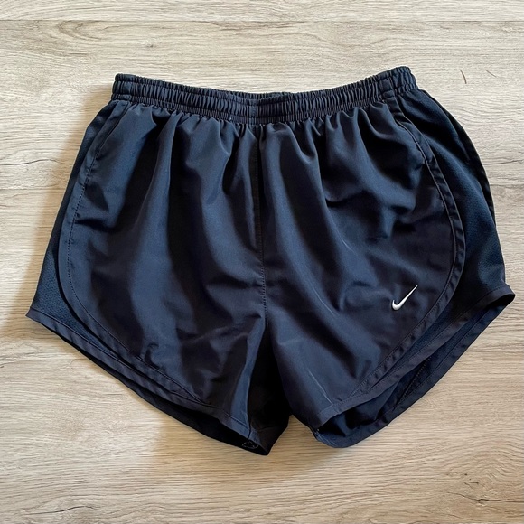 Women’s NIKE XS - Picture 1 of 4